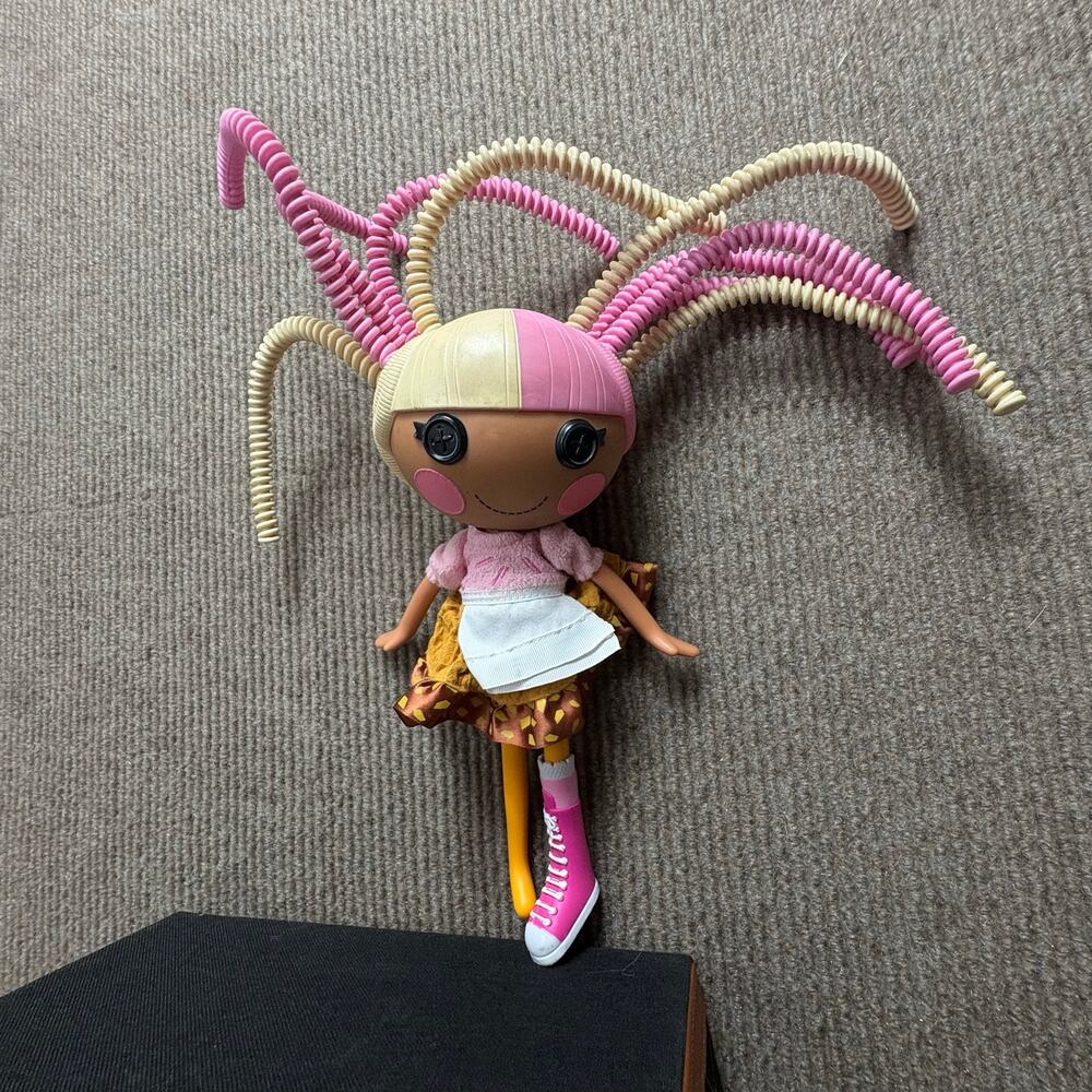 Lalaloopsy Silly Hair Scoops Waffle Cone Doll